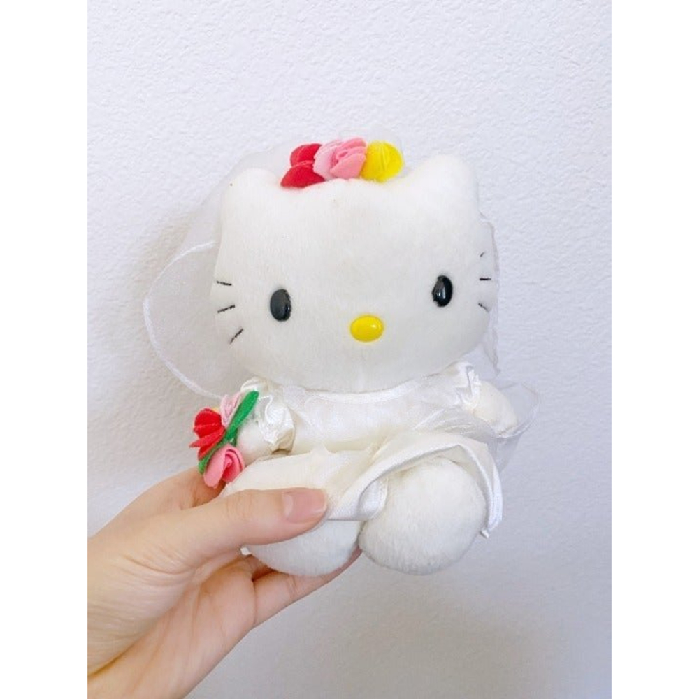 Sanrio Bride Hello Kitty Vintage and Collectable!